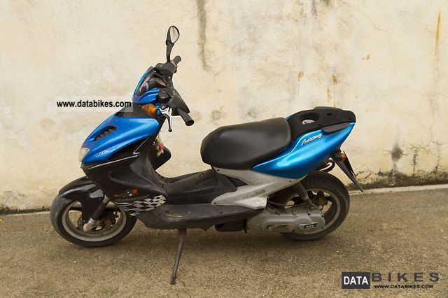 2001 MBK  Lo è in vendita scooter by non utilizzo. Motorcycle Scooter photo