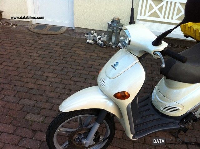 2004 Piaggio  Liberty Motorcycle Scooter photo