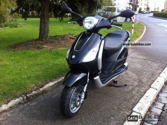 2008 Piaggio  Fly Motorcycle Scooter photo
