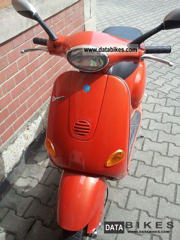 1998 Piaggio  Vespa ET2 Motorcycle Scooter photo
