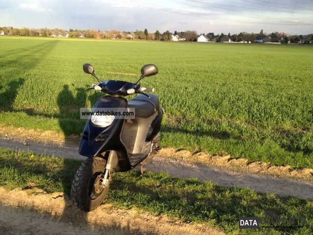 1999 Piaggio  Typhoon 50 Typhoon 25 & TEC Motorcycle Scooter photo