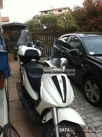 2010 Piaggio  beverly 300 tourer Motorcycle Scooter photo