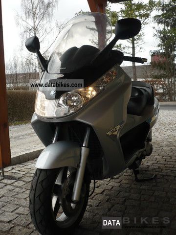 2007 Piaggio  X 8125 cc Motorcycle Scooter photo