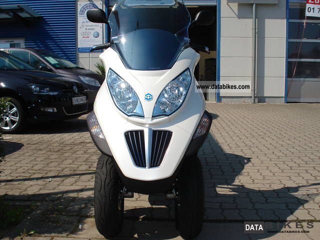 2011 Piaggio  MP 3125 hybrid without a license - full warranty Motorcycle Motorcycle photo