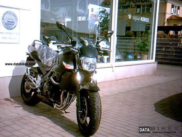 2011 Suzuki  GSR 600 with ABS AL0 Motorcycle Naked Bike photo
