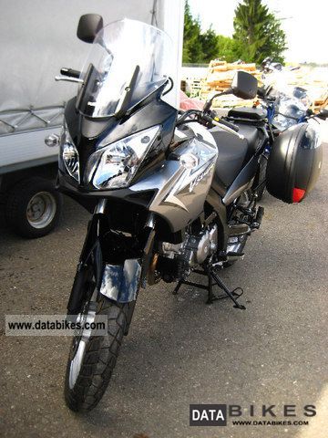 2010 Suzuki  AL0 DL 650 V-Strom Motorcycle Enduro/Touring Enduro photo