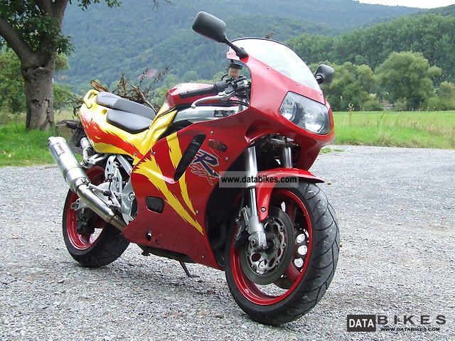 1993 Suzuki  GSXR Motorcycle Sports/Super Sports Bike photo