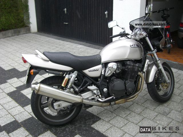 1999 Suzuki  GSX 750 Motorcycle Naked Bike photo