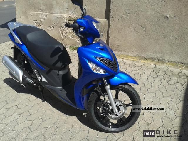 2009 Suzuki UX 125 SIXTEEN BLUE - P&D Motorcycles