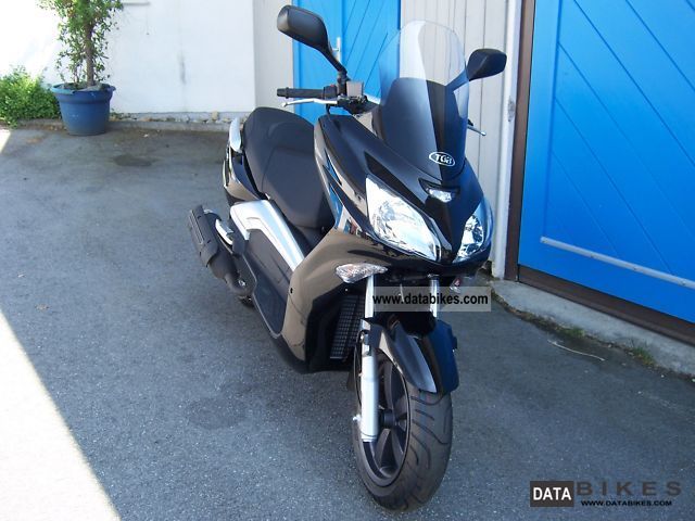 2011 TGB  X-Large 300 Motorcycle Scooter photo