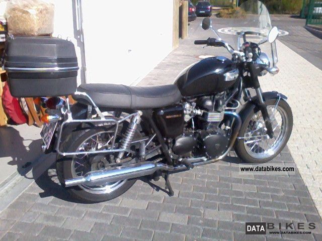 2005 Triumph  Bonneville T100 Motorcycle Motorcycle photo