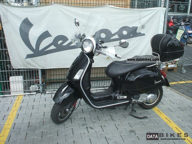 2008 Vespa  GTS 300 super Motorcycle Scooter photo