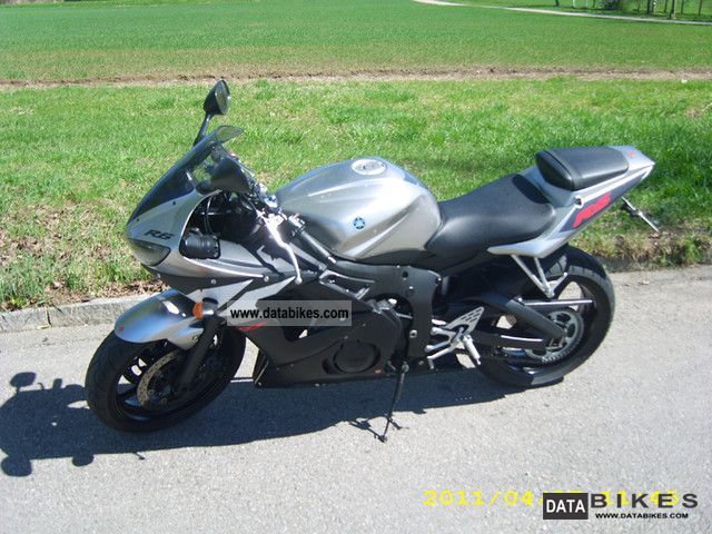2003 Yamaha  YZF R6 Motorcycle Sports/Super Sports Bike photo