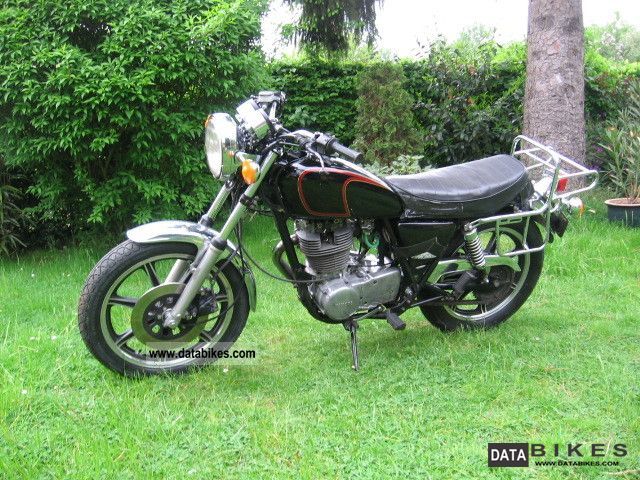 1984 Yamaha  SR 500 - good base for reconstruction Motorcycle Motorcycle photo