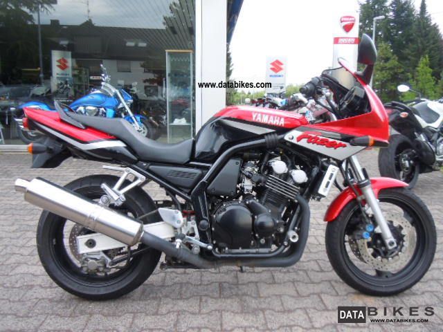 2000 Yamaha  FZS 600 Fazer Motorcycle Sport Touring Motorcycles photo
