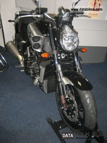 2011 Yamaha  V-MAX, 200hp, 2012er by dealer Motorcycle Chopper/Cruiser photo
