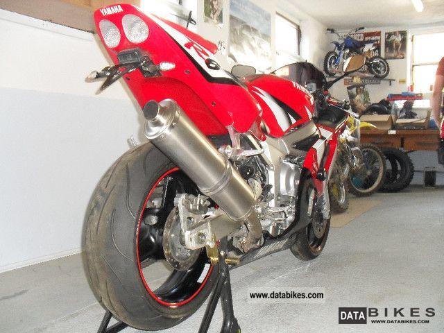 2002 Yamaha  YZF-R6 Motorcycle Sports/Super Sports Bike photo