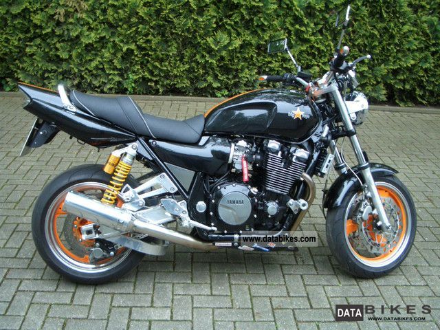 1998 Yamaha  XJR Motorcycle Naked Bike photo