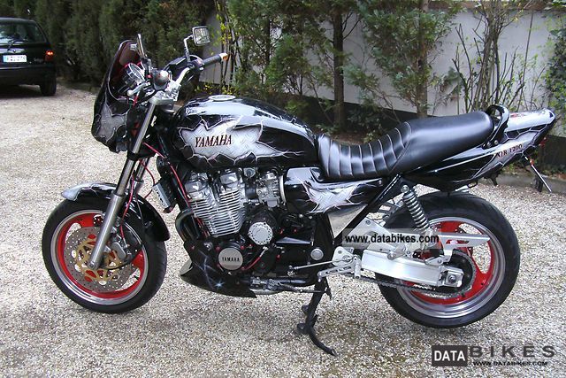 1996 Yamaha  XJR Motorcycle Naked Bike photo
