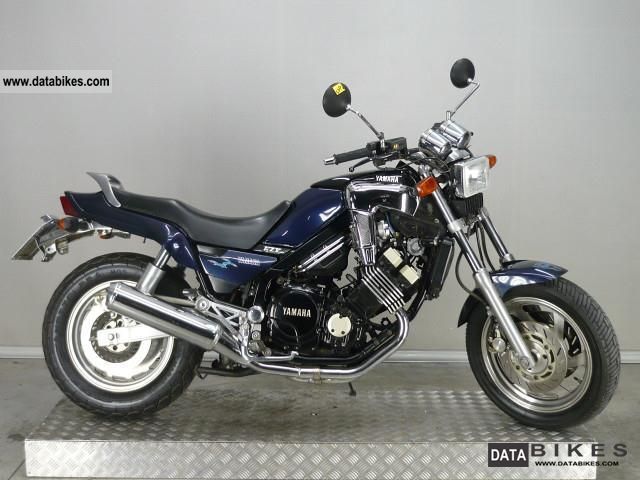 1995 Yamaha  FZX 750 Motorcycle Naked Bike photo