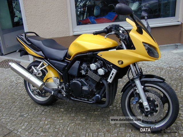 2002 Yamaha  FZS 600 Motorcycle Motorcycle photo