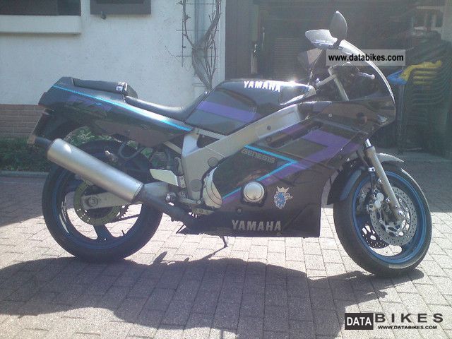 1992 Yamaha  FZR 600 Motorcycle Sports/Super Sports Bike photo