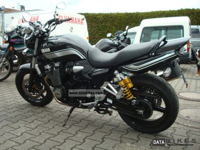 2011 Yamaha  XJR 1300 Motorcycle Motorcycle photo