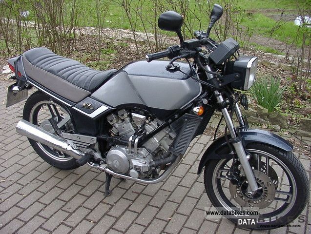 1983 Yamaha  XZ 550 Motorcycle Tourer photo