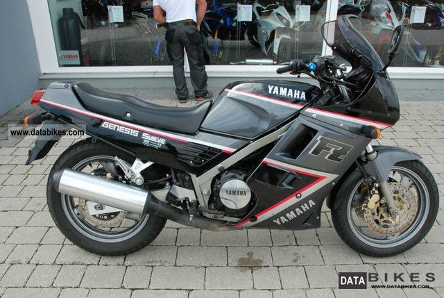 1993 Yamaha  FZ 750 Motorcycle Sport Touring Motorcycles photo