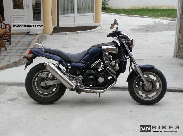 1997 Yamaha  FZX 750 Motorcycle Naked Bike photo