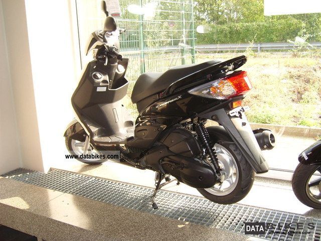 2009 Yamaha  Cygnus X 125 Motorcycle Scooter photo