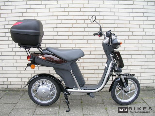 Yamaha  EC-03 electric scooter 45km / h 2011 Electric Motorcycles photo