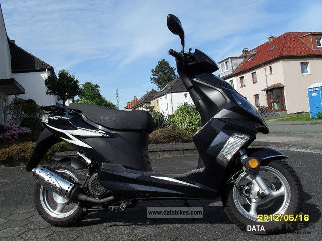2009 Other  YY125T-11 Benzhou Light scooters Motorcycle Scooter photo