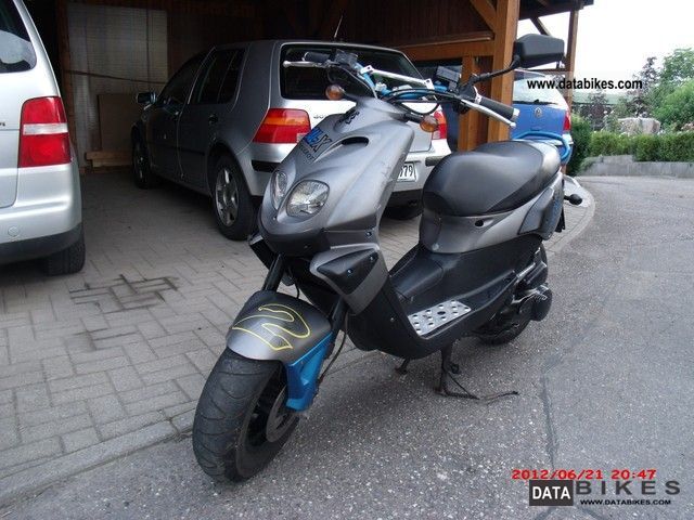 2003 Peugeot  Metal-X Motorcycle Scooter photo