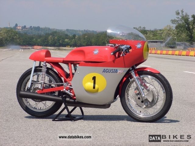 1972 MV Agusta  500 3-cylinder replica Motorcycle Racing photo