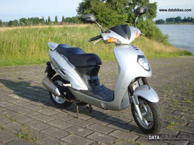 2004 SYM  Euro MX 125 Motorcycle Scooter photo