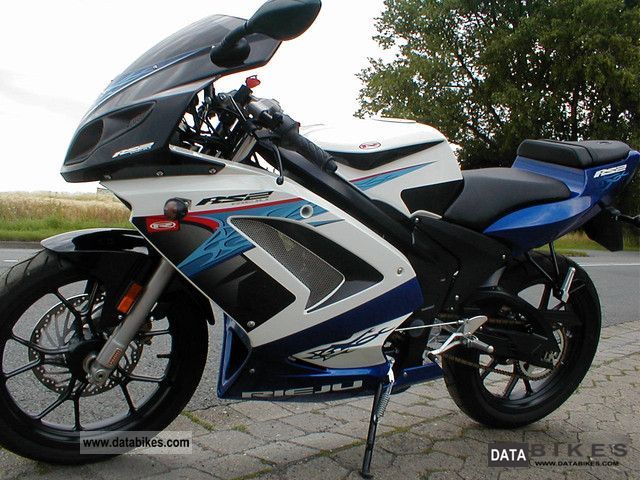2009 Rieju  RS 2 50 motor v. YAMAHA TZR Motorcycle Lightweight Motorcycle/Motorbike photo