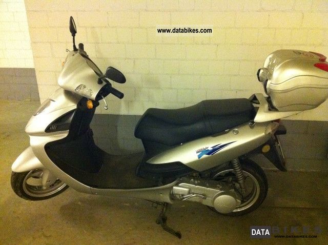 2009 Lifan  LF125 T-6 Motorcycle Scooter photo