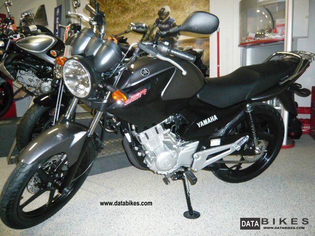 2012 Yamaha  YBR 125 Motorcycle Naked Bike photo