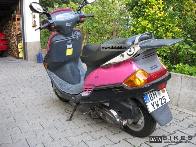 2009 SMC  sk125T-3 Motorcycle Scooter photo