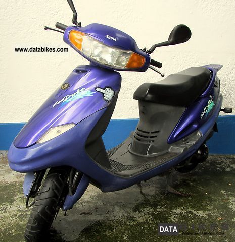 2000 SMC  A125Q2-2 Super Duke 125 Motorcycle Scooter photo