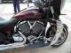 2010 VICTORY  6 speed Motorcycle Tourer photo 6