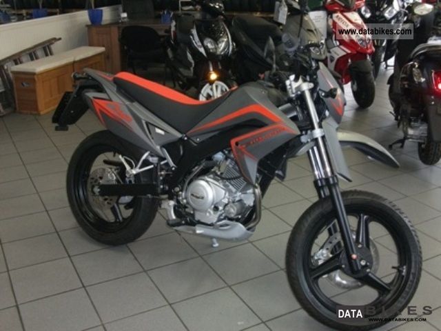 2012 Malaguti  X3M Motard Motorcycle Super Moto photo