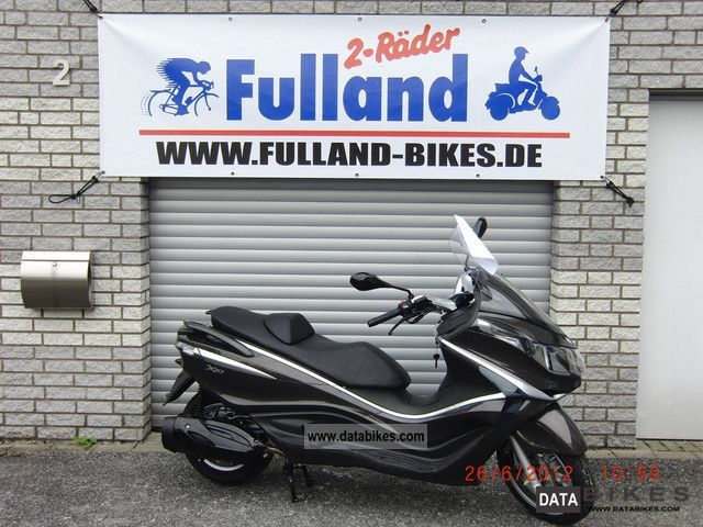 2012 Piaggio  X 125/350/500 10 cash price on request Motorcycle Scooter photo