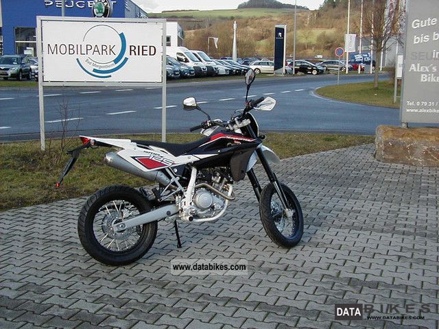 2012 Husqvarna  SMR 125 (SMS4) Motorcycle Super Moto photo