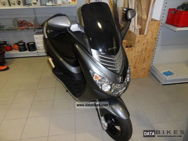 2011 Peugeot  Elyseo Motorcycle Scooter photo