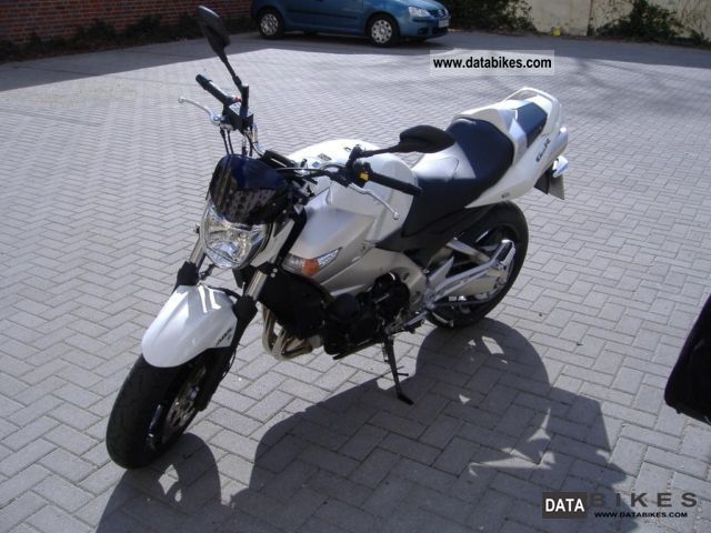 2010 Suzuki  GSR Motorcycle Motorcycle photo