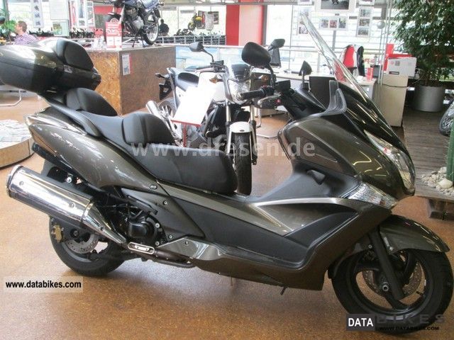 2012 Honda  SW-T 600 * Topcase * Heated grips * boot cover * Motorcycle Scooter photo