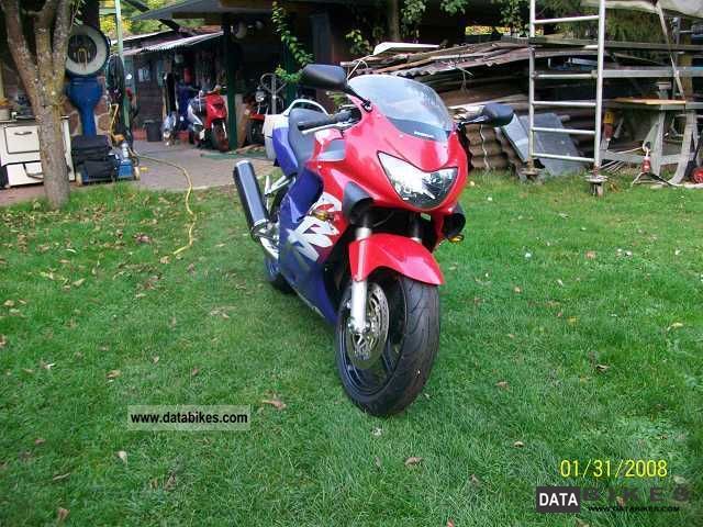 2000 Honda  PC 35 Motorcycle Sport Touring Motorcycles photo
