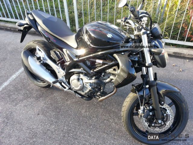 2012 Suzuki  SFV 650 Motorcycle Streetfighter photo